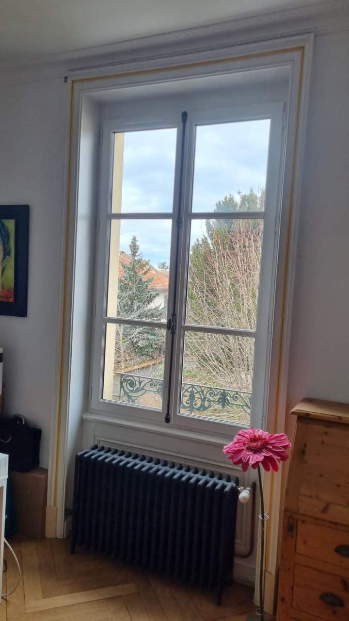 Laissez-nous le soin d’équiper votre maison de fenêtres performantes et élégantes.